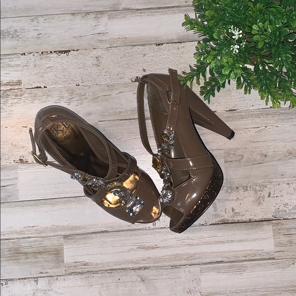 BKE Heels - Picture 1 of 5